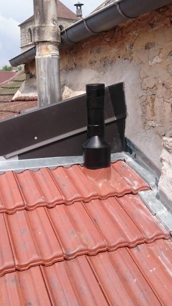 Refection des zingueries d'une toiture chez un particulier à Saint Romain