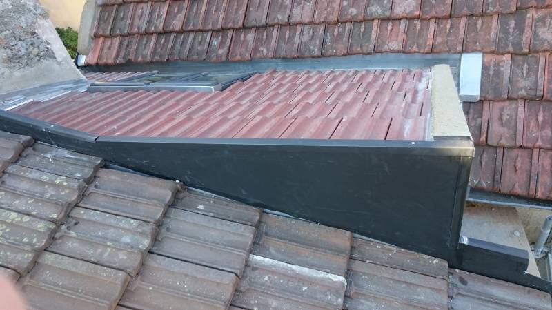 Refection des zingueries d'une toiture chez un particulier à Saint Romain