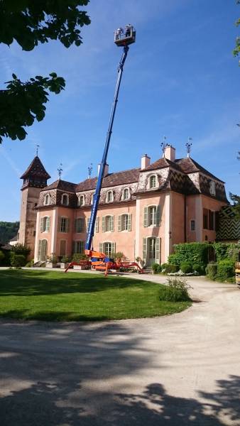 Entretien et démoussage de toiture chez un particulier