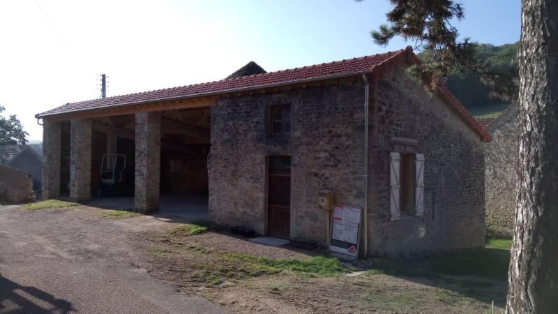 Couverture en tuiles mécaniques pour maison individuelle chez un particulier à Meloisey près de Beaune
