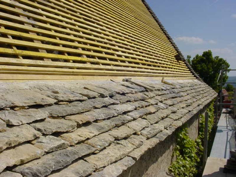 Débord en laves calcaires