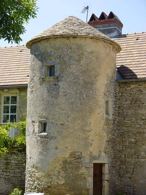Restauration de la couverture en laves d'une tour à Echarnant chez un particulier