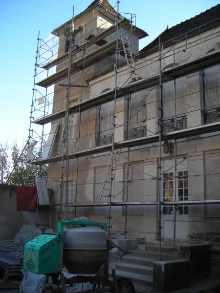 Ravalement de façade traditionnel chez un particulier à Saint-Romain