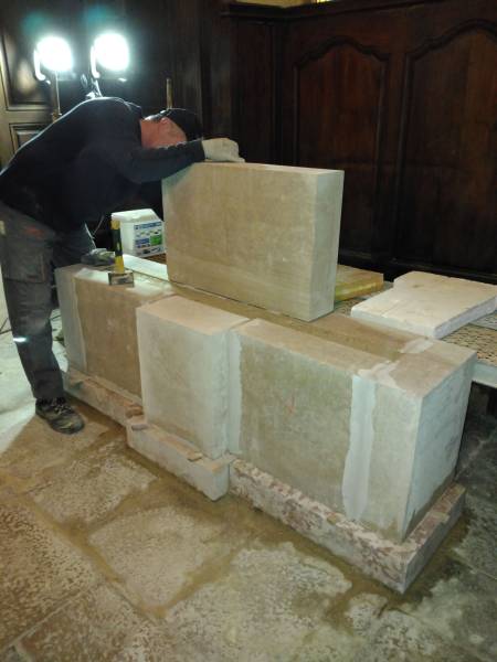 Base en maçonnerie de pierre de Semond