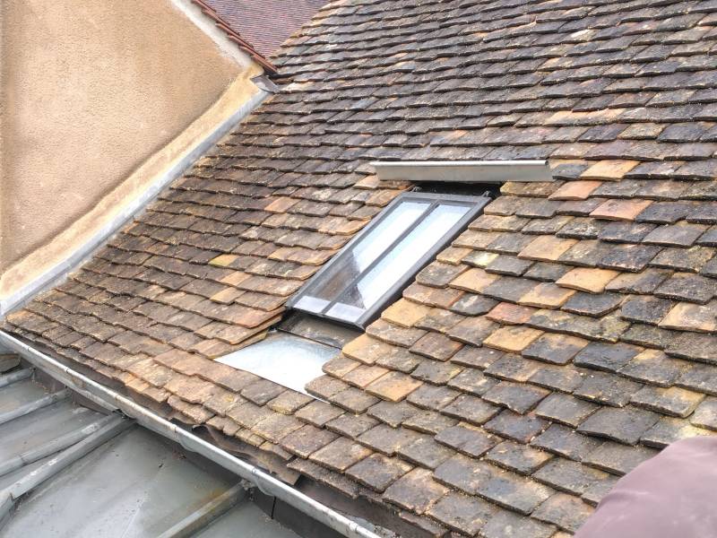 Restauration d'une couverture en tuiles plates anciennes à Beaune 21200 en Côte d'or