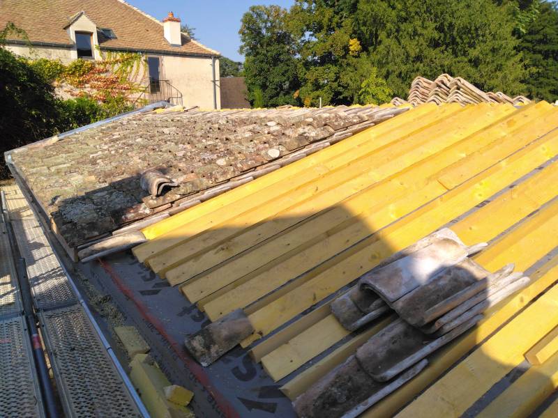 Couverture en tuiles canales chez un particulier à Aloxe-Corton proche Beaune