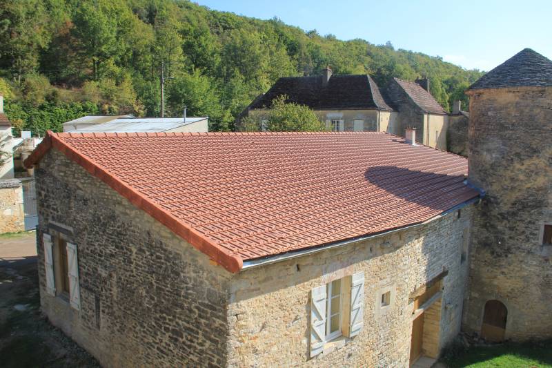 Couverture en tuiles mécaniques pour maison individuelle chez un particulier à Meloisey près de Beaune